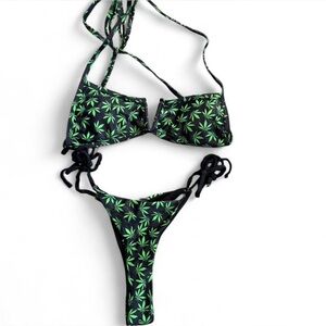 All over Leaf Print Halter Bikini Set